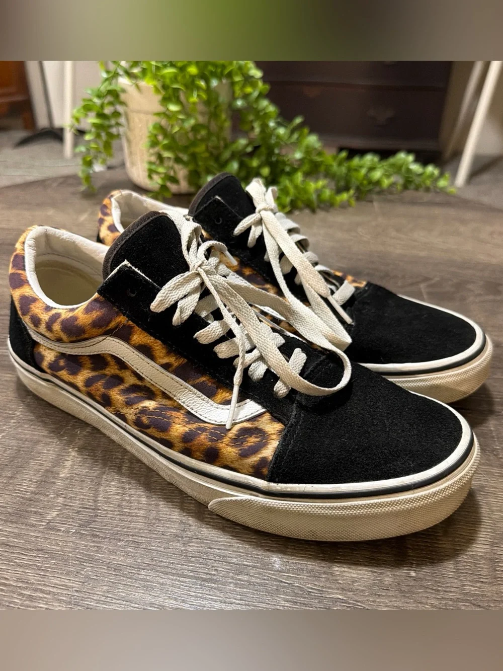 VANS Old Skool Low Top Leopard/Cheetah Lace Up Suede Slip on Shoes size 10